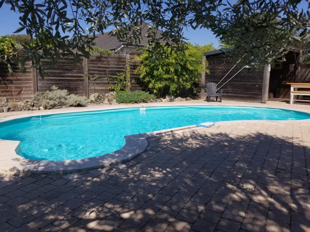 Gite De La Tuillere, Maison Contemporaine En Bois Avec Vue Et Piscine Saint-Aulaire Exterior photo